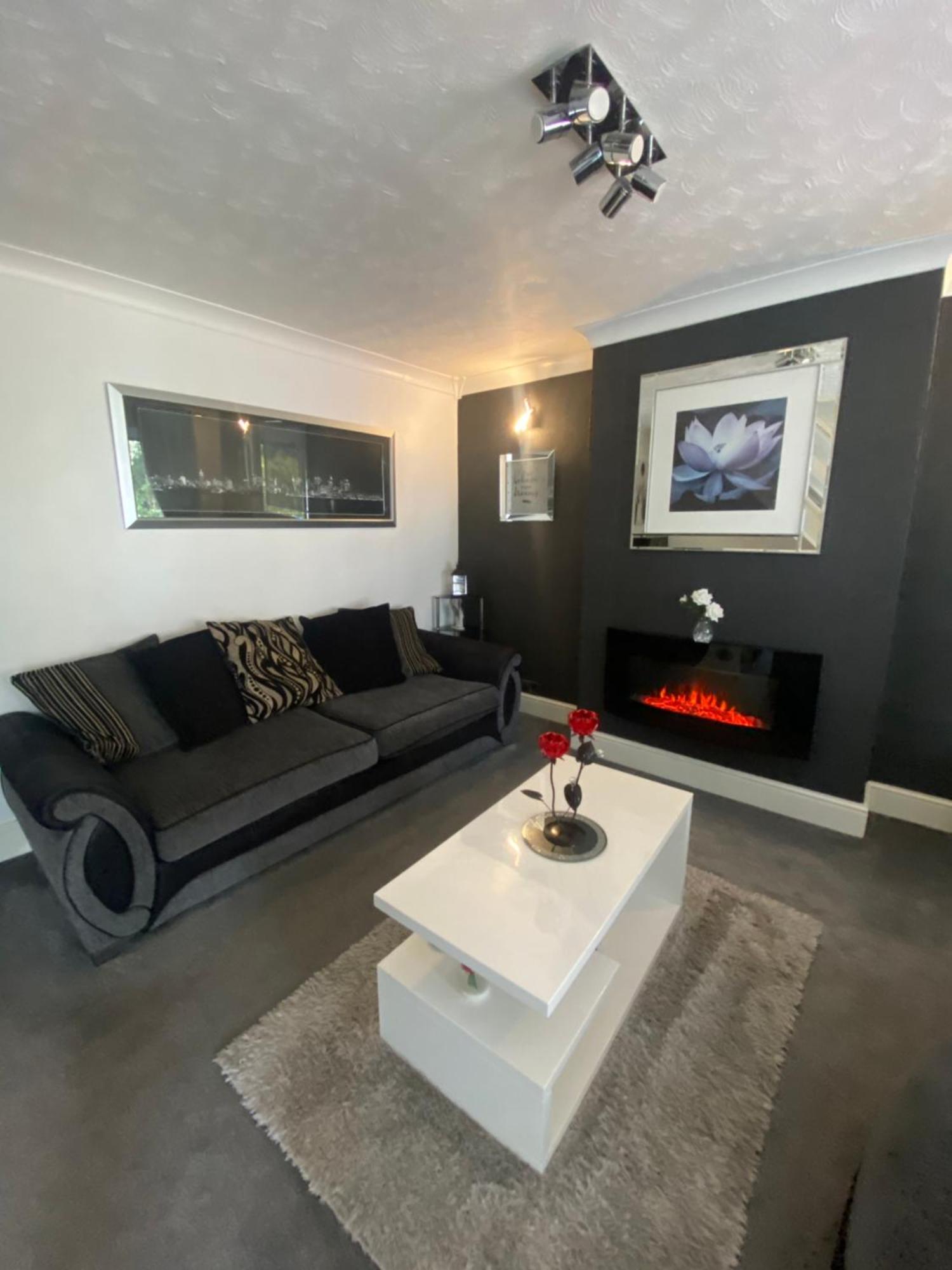 The Brook House - Spacious 3 Bed Home From Home In Burton Exteriér fotografie