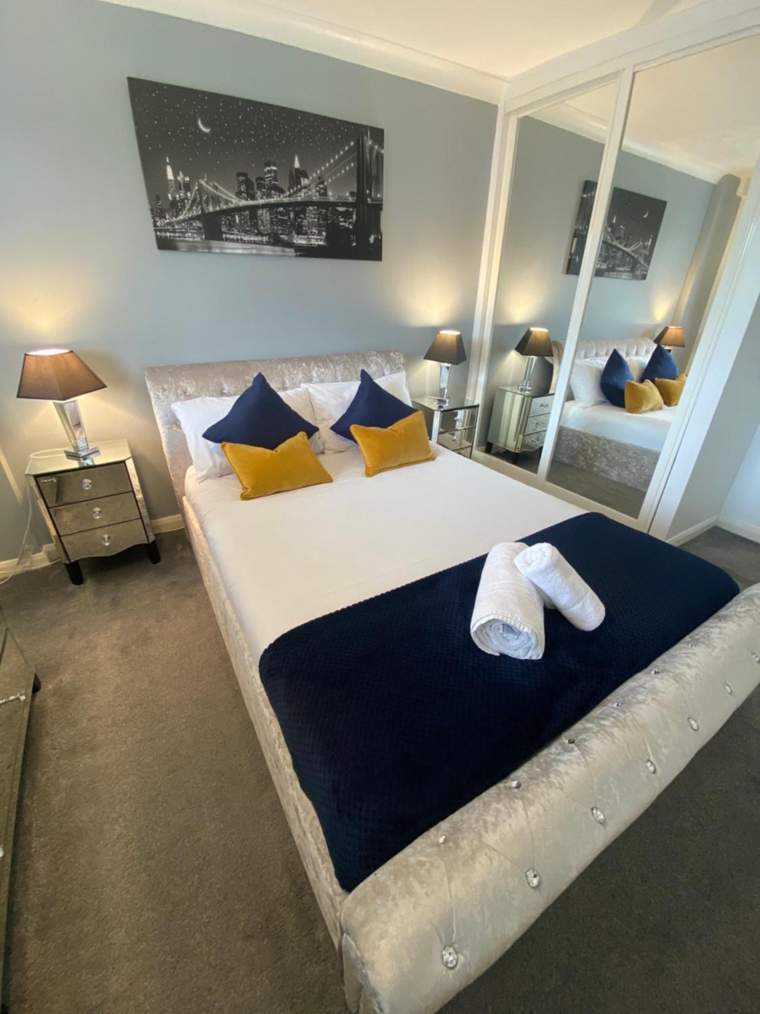 The Brook House - Spacious 3 Bed Home From Home In Burton Exteriér fotografie