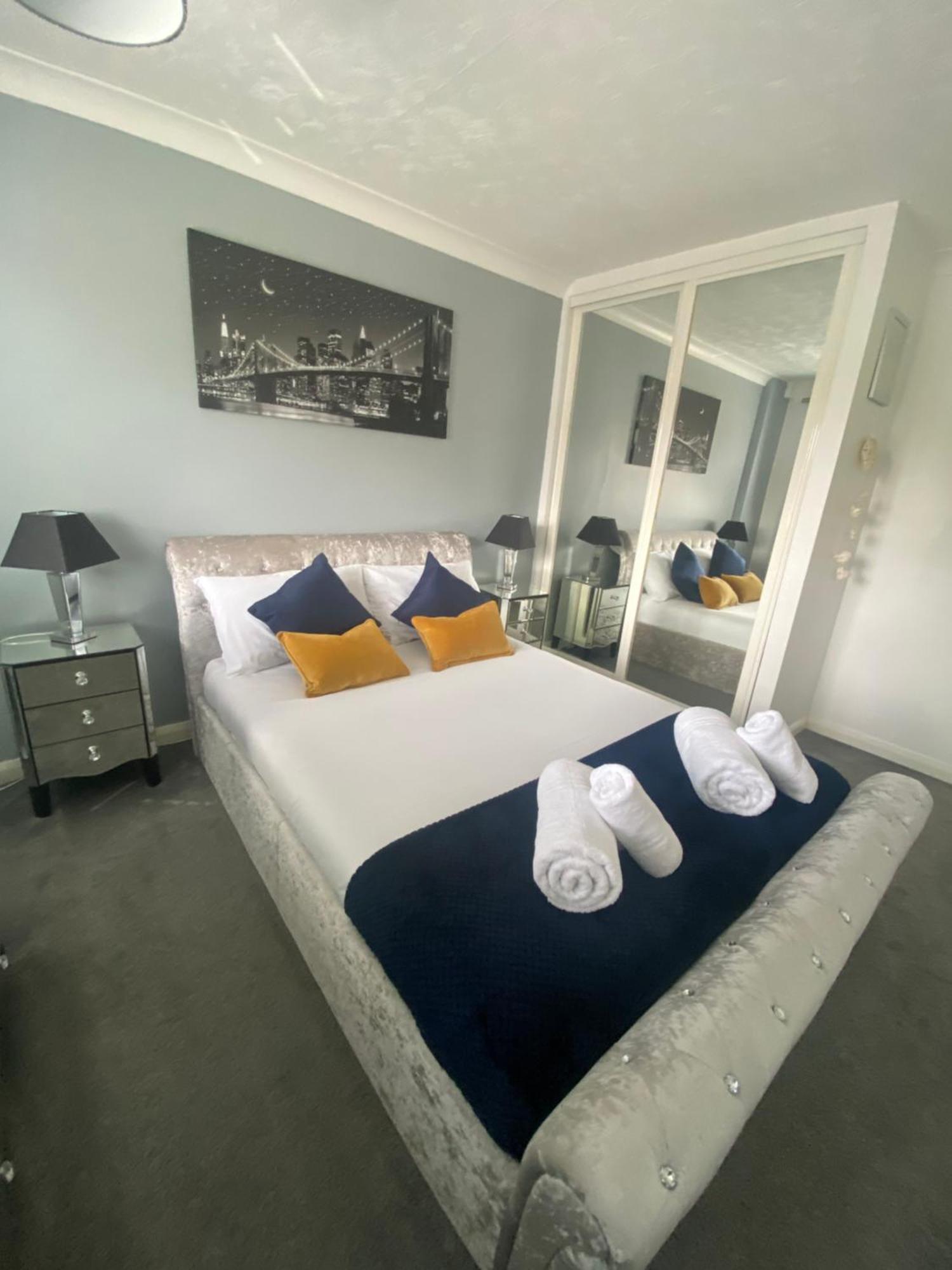 The Brook House - Spacious 3 Bed Home From Home In Burton Exteriér fotografie
