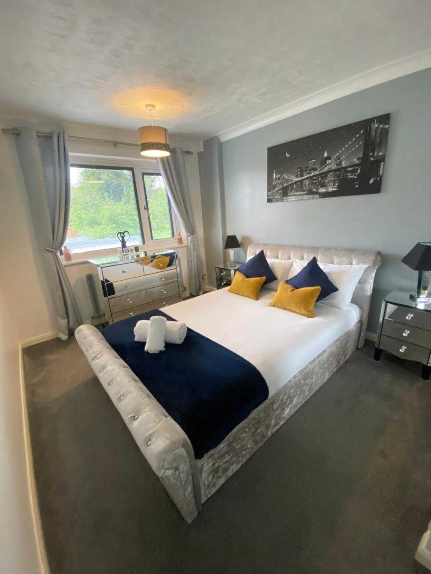 The Brook House - Spacious 3 Bed Home From Home In Burton Exteriér fotografie